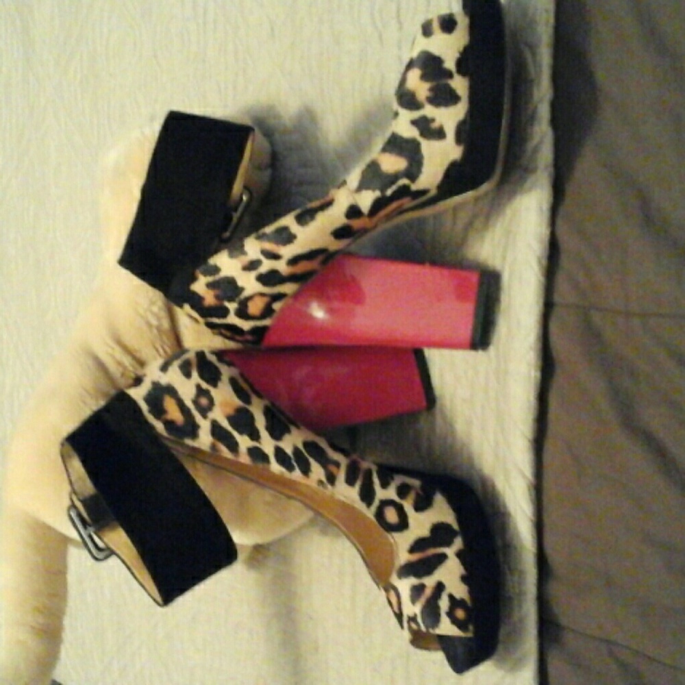 Shoes - Picture 2 of 3
